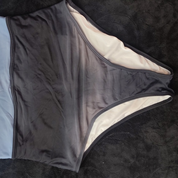 Colorblock One-Piece Swimsuit CUPSHE SWIMWEAR ONE-PIECE - Picture 3 of 13